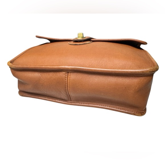 COACH Vintage Willis Bag. - Picture 5 of 16